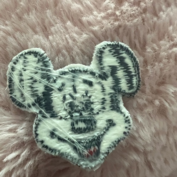 Mickey Mouse embroidered patch/decal - Picture 2 of 5